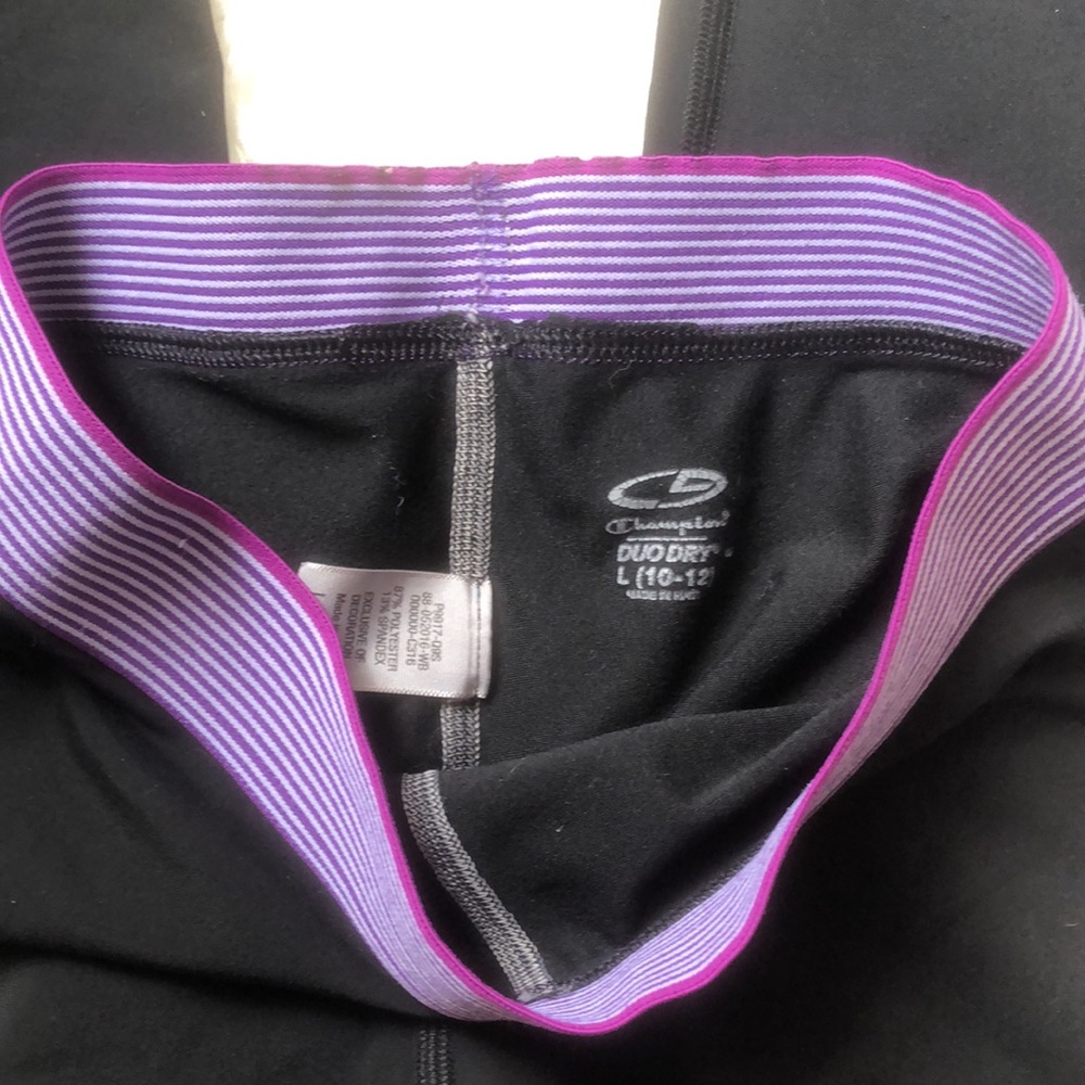 CHAMPION • 4 Item Athletic Wear Bundle Leggings & Running Shorts - Picture 12 of 16